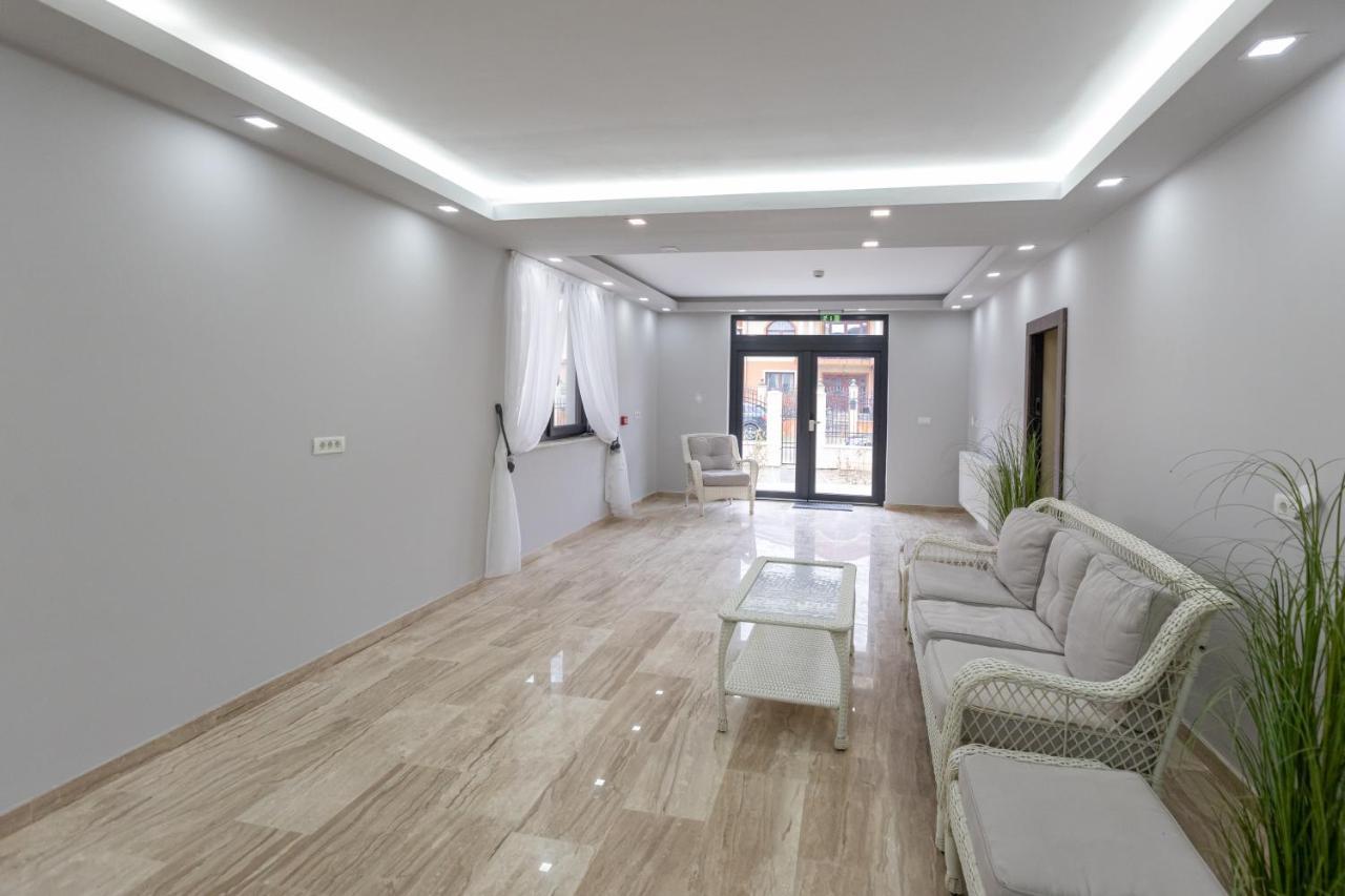 Villa Class Sînmartin Zewnętrze zdjęcie
