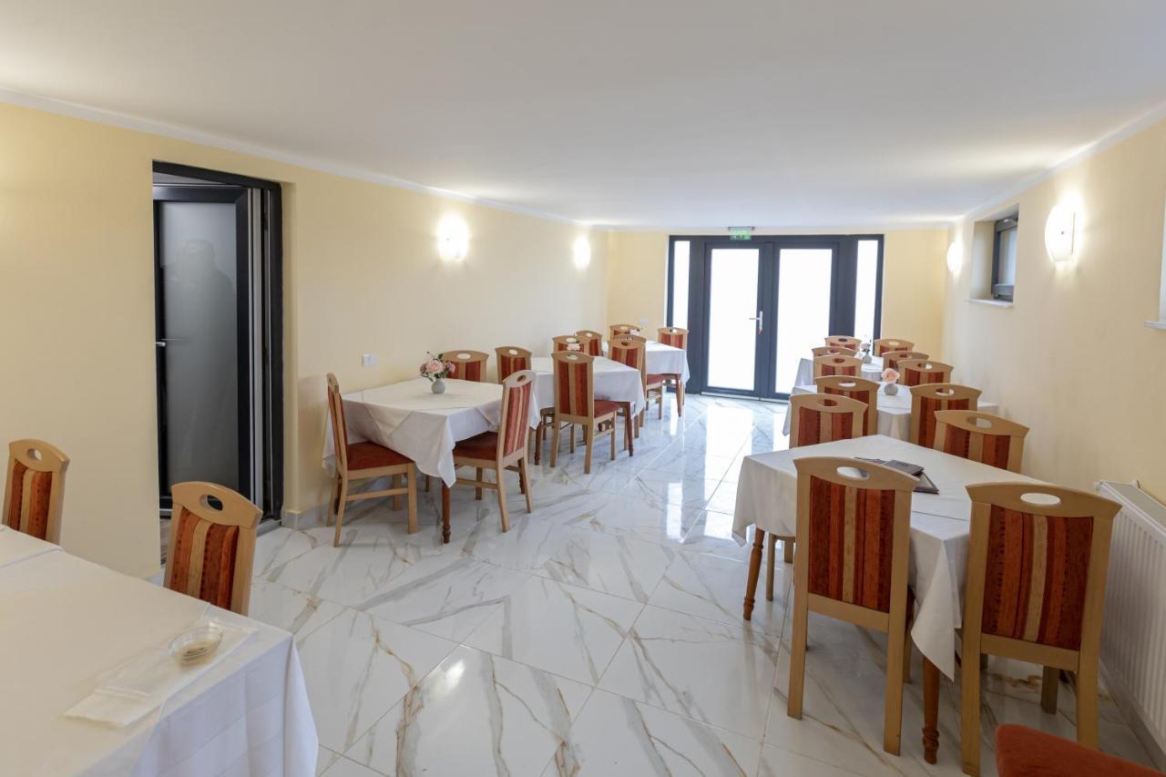 Villa Class Sînmartin Zewnętrze zdjęcie