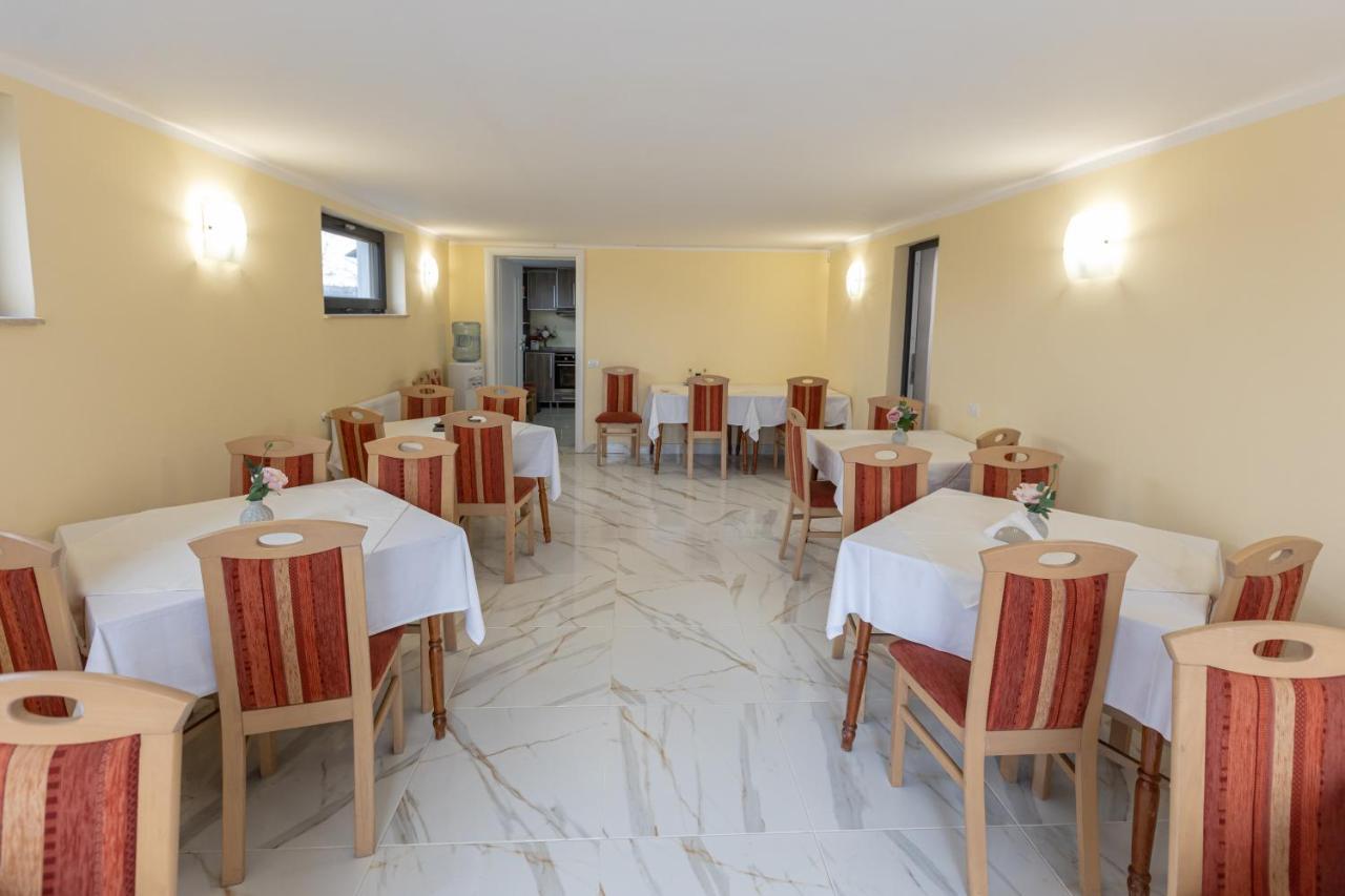 Villa Class Sînmartin Zewnętrze zdjęcie